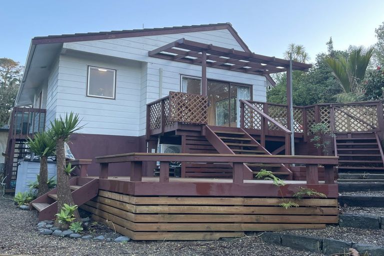 Photo of property in 1/10 Halder Place, Torbay, Auckland, 0632