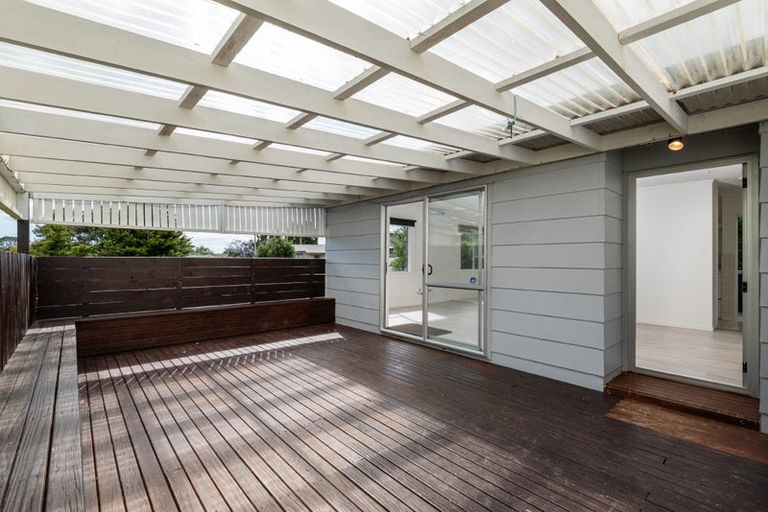 Photo of property in 2/8 Helena Street, Massey, Auckland, 0614