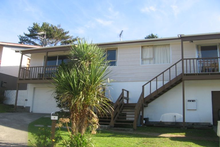 Photo of property in 8 Halyard Place, Whitby, Porirua, 5024