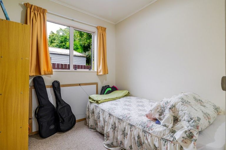 Photo of property in 86 Wikiriwhi Crescent, Awapuni, Palmerston North, 4412