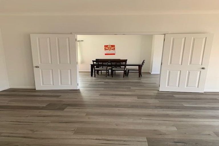 Photo of property in 2 Glastry Close, East Tamaki Heights, Auckland, 2016