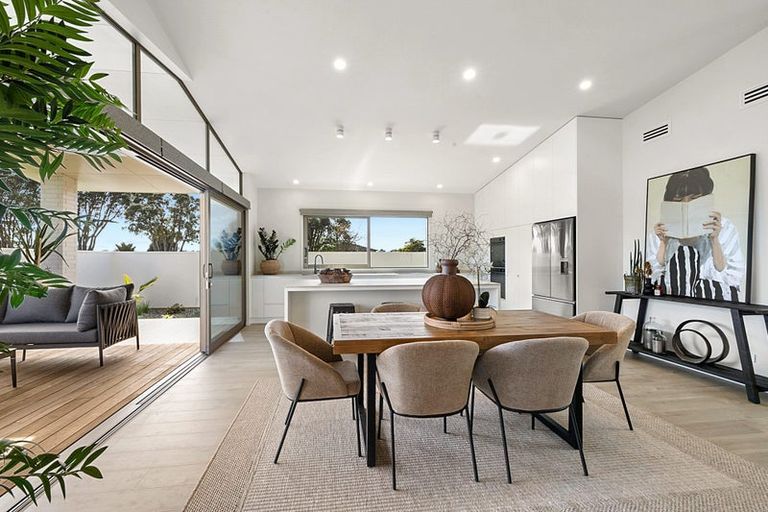 Photo of property in Mangorei Road, Strandon, 4312