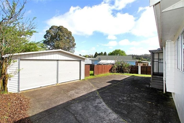 Photo of property in 19 Sabot Place, Massey, Auckland, 0614