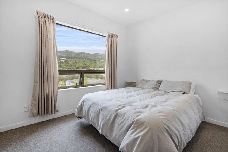 Photo of property in 7u2 Handyside Street, Tawa, Wellington, 5028