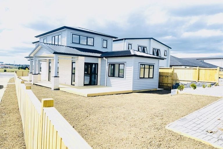 Photo of property in 46 Auranga Drive, Karaka, 2113