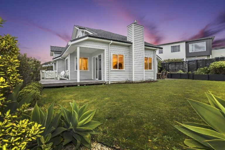 Photo of property in 40 John Burke Drive, Aotea, Porirua, 5024
