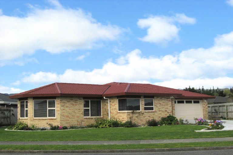 Photo of property in 33 Easton Way, Levin, 5510