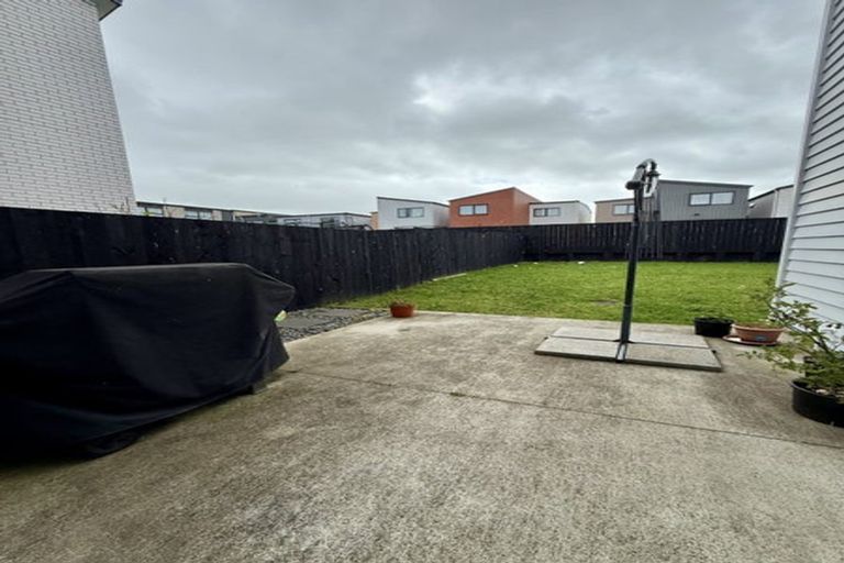 Photo of property in 24 Pilot Drive, Hobsonville, Auckland, 0616