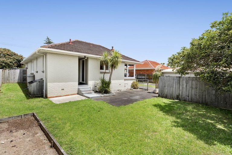 Photo of property in 727 Te Atatu Road, Te Atatu Peninsula, Auckland, 0610