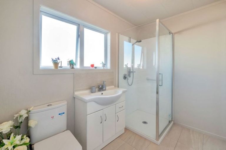 Photo of property in 54 Hindmarsh Street, Henderson, Auckland, 0612