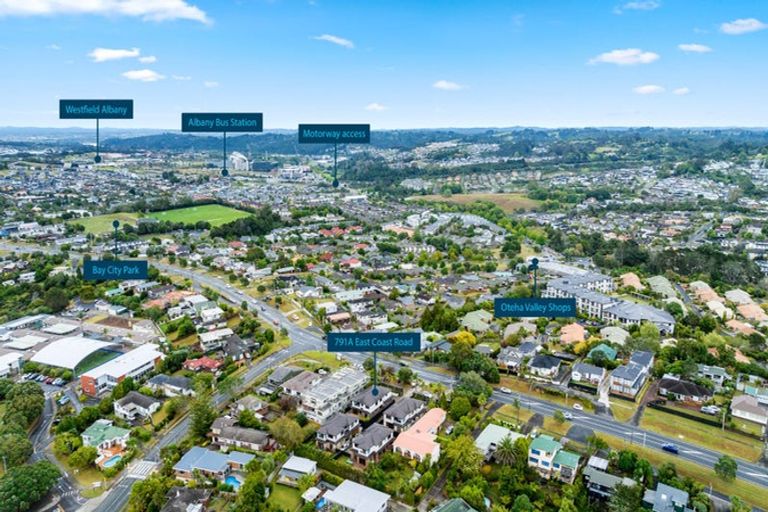 Photo of property in 791a East Coast Road, Northcross, Auckland, 0630