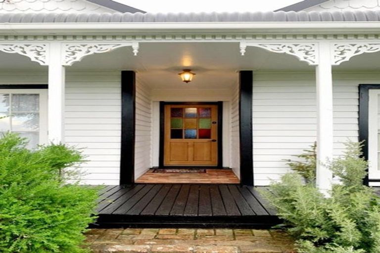 Photo of property in 73 Wallath Road, Westown, New Plymouth, 4310