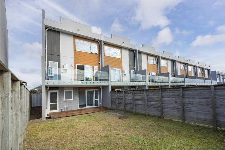 Photo of property in 101 Bordeaux Parade, Te Atatu South, Auckland, 0610