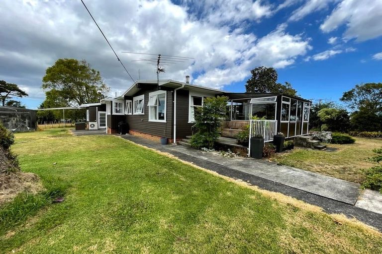 Photo of property in 96 Koraha Road, Kumeu, 0892