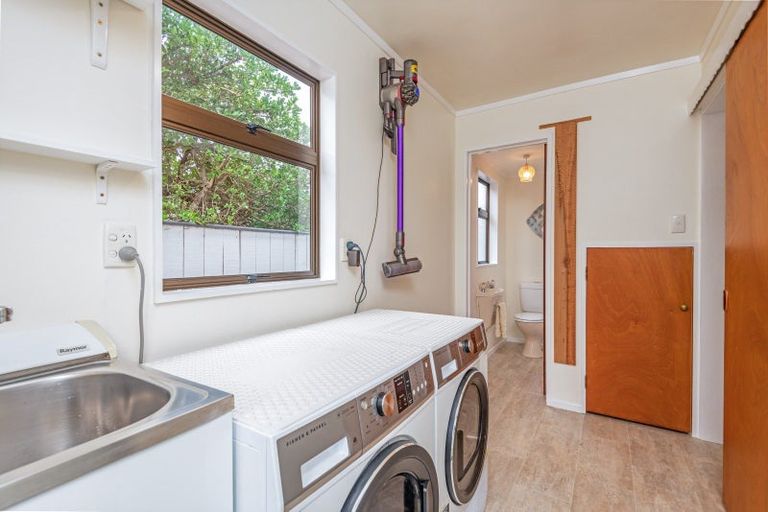 Photo of property in 1a Surrey Crescent, Hokowhitu, Palmerston North, 4410