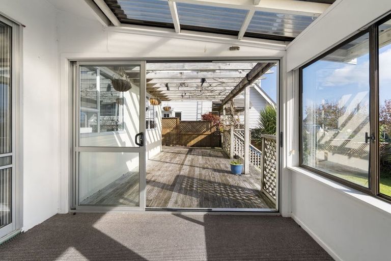 Photo of property in 14 Rainsford Street, Moturoa, New Plymouth, 4310