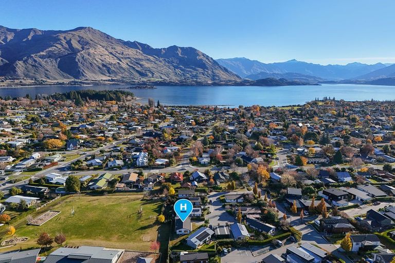 Photo of property in 8 Pukeko Place, Wanaka, 9305