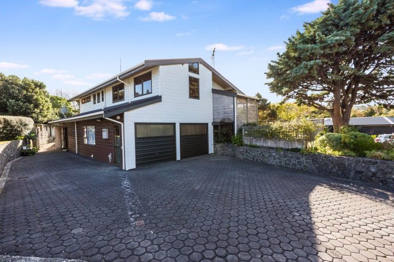 Photo of property in 30 Observatory Close, Whitby, Porirua, 5024