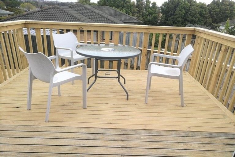 Photo of property in 1/76 College Road, Northcote, Auckland, 0627