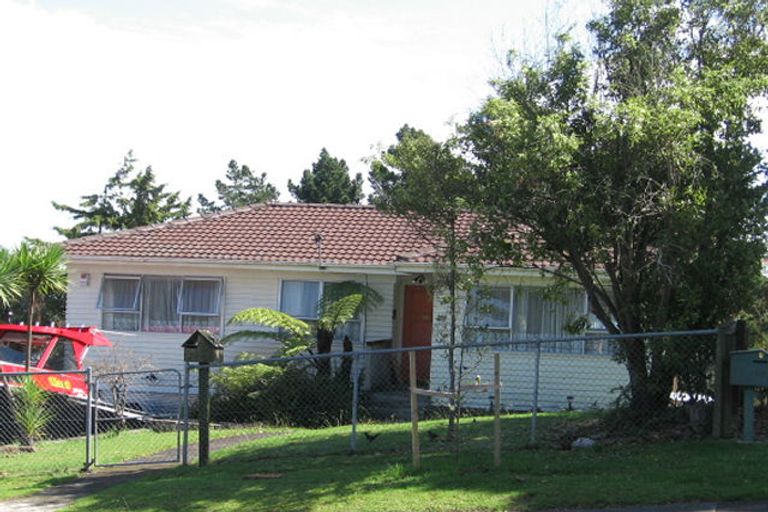 Photo of property in 27 Redwood Drive, Massey, Auckland, 0614