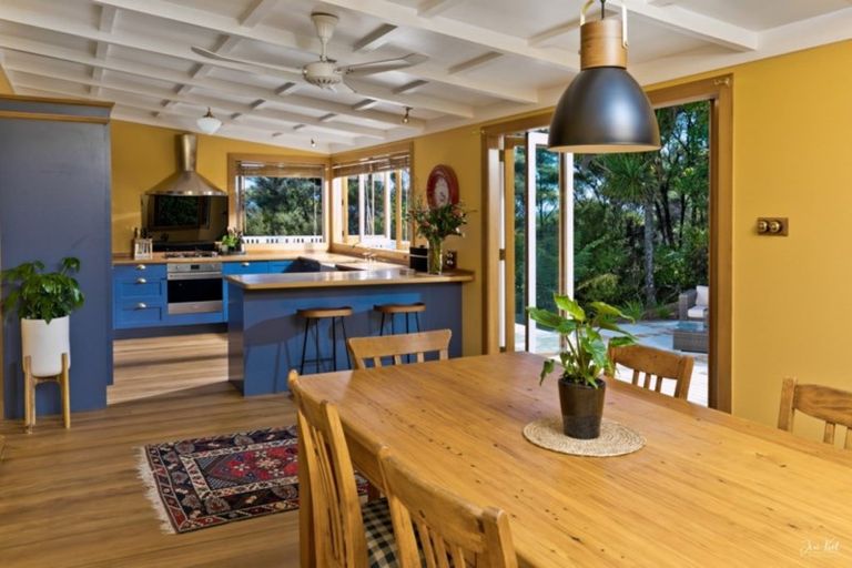 Photo of property in 81 Burns Lane, Kumeu, 0892