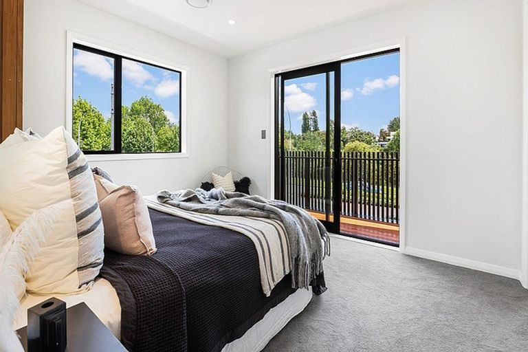Photo of property in 64u3 Banbury Crescent, Fairfield, Hamilton, 3214