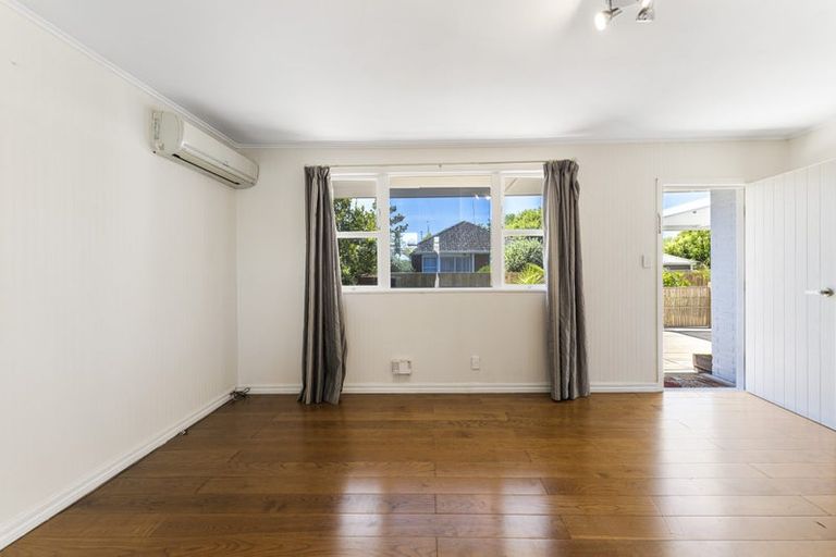 Photo of property in 4/53 Pakuranga Road, Pakuranga, Auckland, 2010