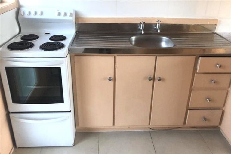 Photo of property in 2/8 Margaret Road, Papatoetoe, Auckland, 2025