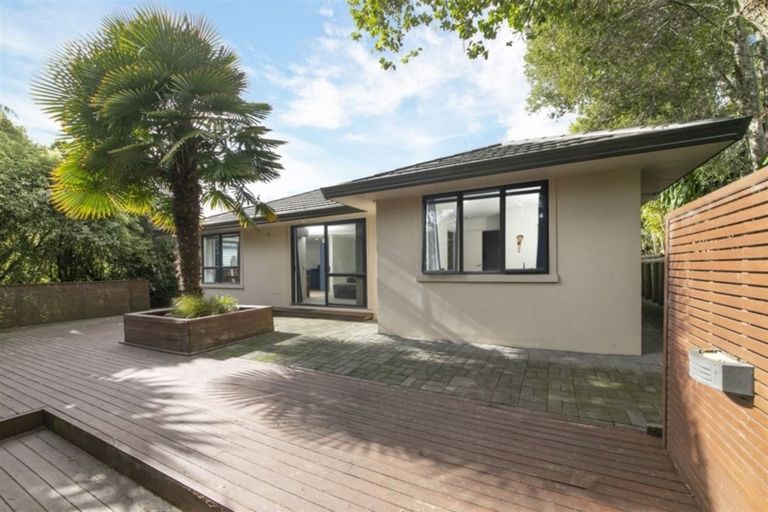 Photo of property in 37 Hewlett Road, Massey, Auckland, 0614