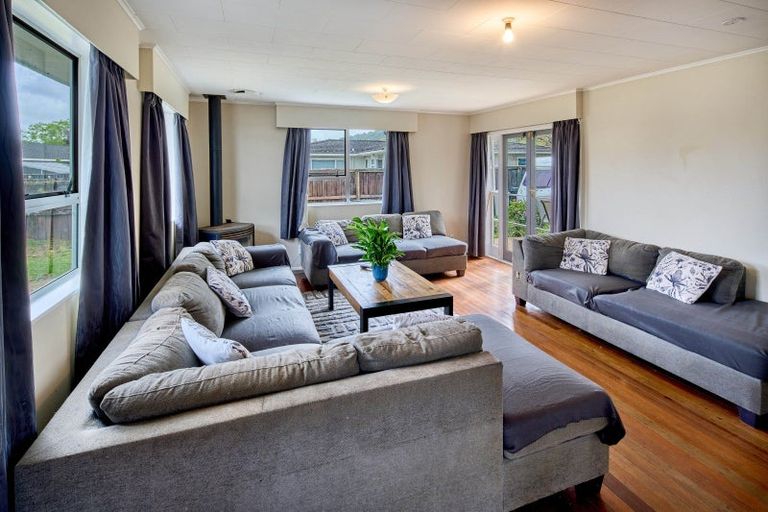 Photo of property in 14 Indiana Grove, Totara Park, Upper Hutt, 5018