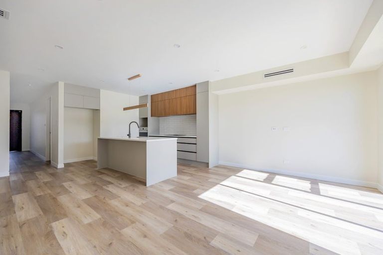 Photo of property in 124 Vintry Drive, Kumeu, 0810