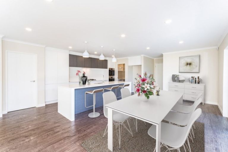 Photo of property in 18 Leebank Crescent, Riverhead, 0820