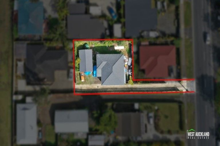 Photo of property in 170 Henderson Valley Road, Henderson, Auckland, 0612