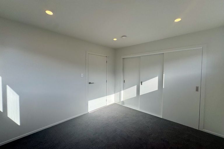 Photo of property in 12/506 Glenfield Road, Bayview, Auckland, 0629