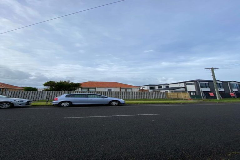 Photo of property in 33 Birdwood Avenue, Papatoetoe, Auckland, 2025