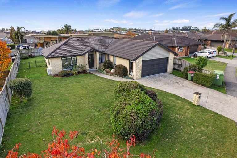 Photo of property in 102 Farringdon Avenue, Rototuna North, Hamilton, 3210