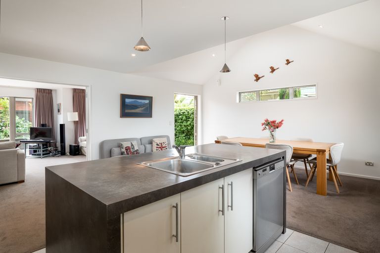 Photo of property in 109 Innes Road, St Albans, Christchurch, 8052