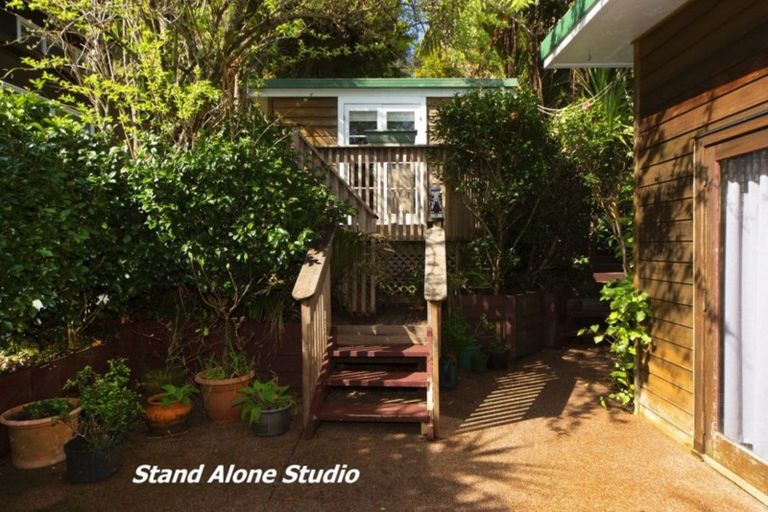Photo of property in 69 Kohu Road, Titirangi, Auckland, 0604