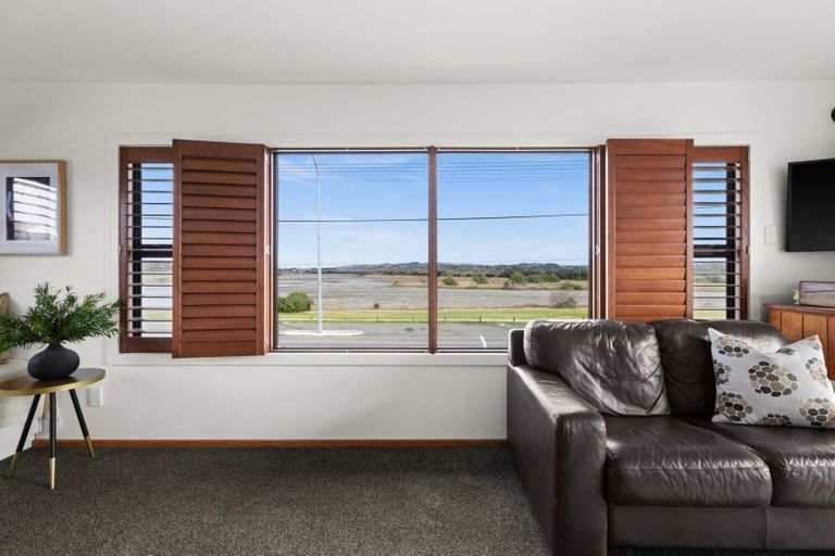 Photo of property in 62 Meeanee Quay, Westshore, Napier, 4110