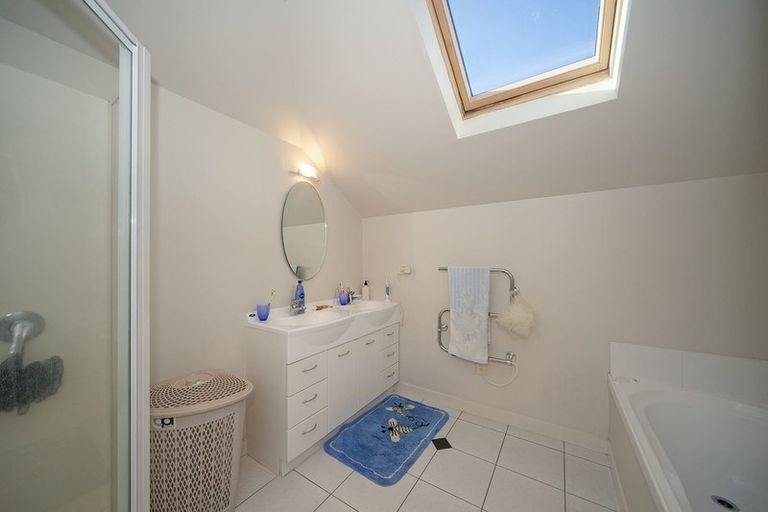 Photo of property in 24 Jordan Street, Island Bay, Wellington, 6023