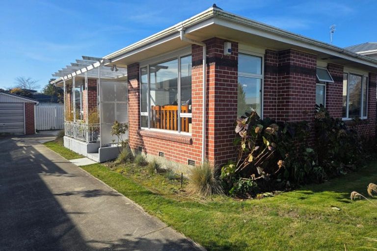 Photo of property in 33 Toorak Avenue, Avonhead, Christchurch, 8042