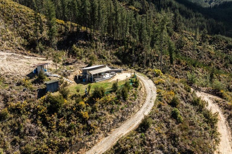 Photo of property in 990 Motueka River West Bank Road, Motueka Valley, Motueka, 7196