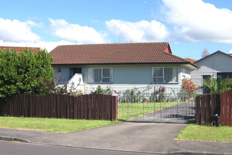 Photo of property in 10 Glenhaven Place, Te Atatu Peninsula, Auckland, 0610