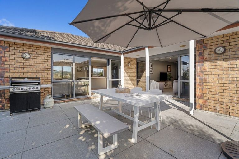 Photo of property in 38 Kereru Place, Pyes Pa, Tauranga, 3112