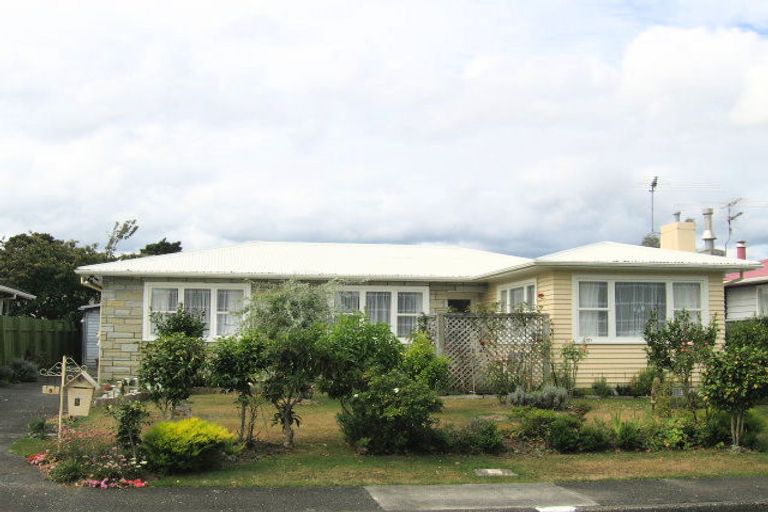 Photo of property in 9 Parera Grove, Heretaunga, Upper Hutt, 5018