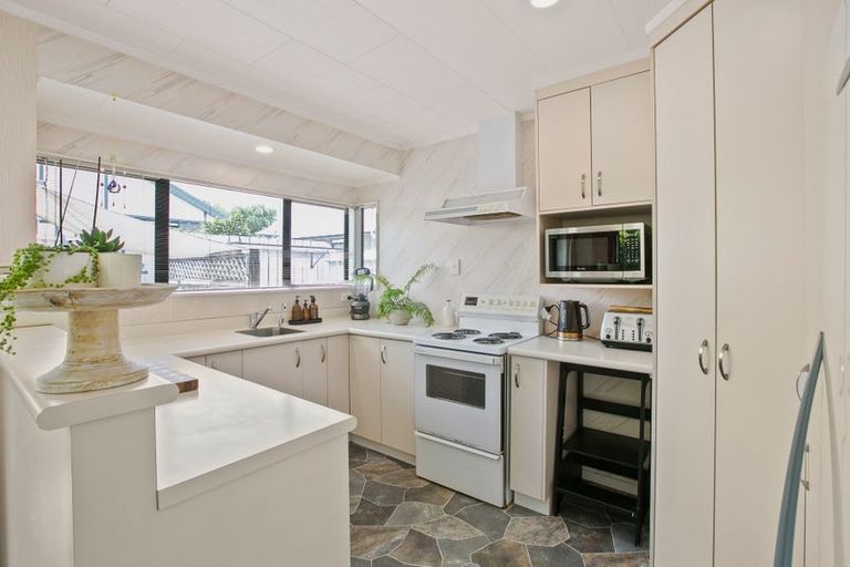 Photo of property in 1/15 Ronald Street, Strandon, New Plymouth, 4312
