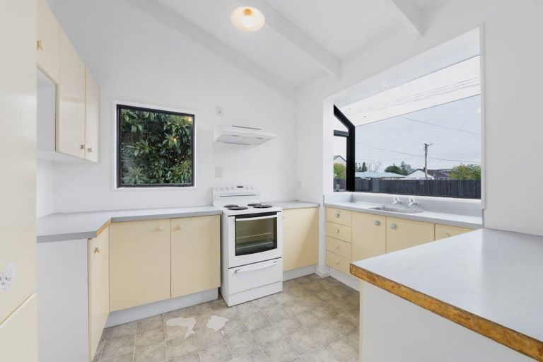 Photo of property in 2 Inverness Avenue, Hamilton East, Hamilton, 3216