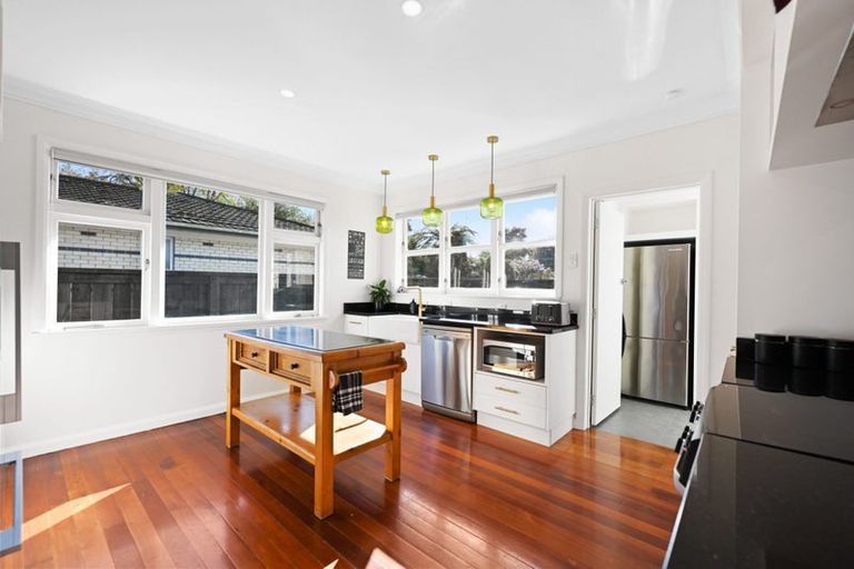 Photo of property in 168 Victoria Street, Cambridge, 3434