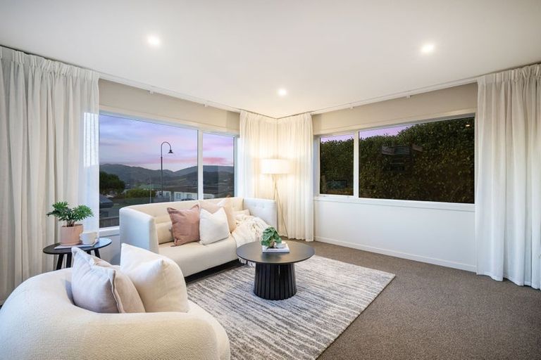 Photo of property in 48 Endeavour Drive, Whitby, Porirua, 5024