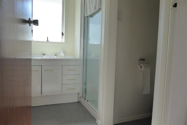 Photo of property in 2/98 Pharazyn Street, Melling, Lower Hutt, 5010